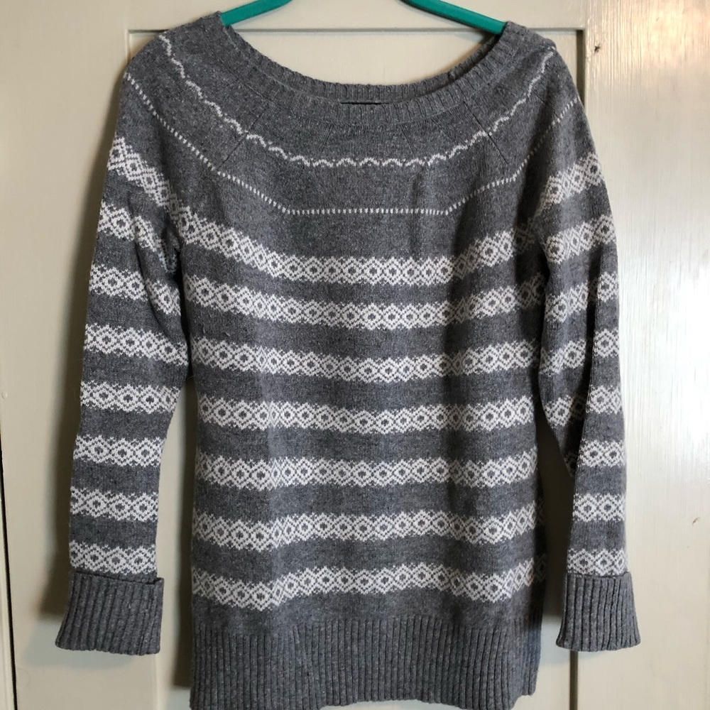 Banana Republic grey sweater